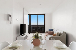 A Cozy 2BR Apt with Free WiFi in Prime Melbourne